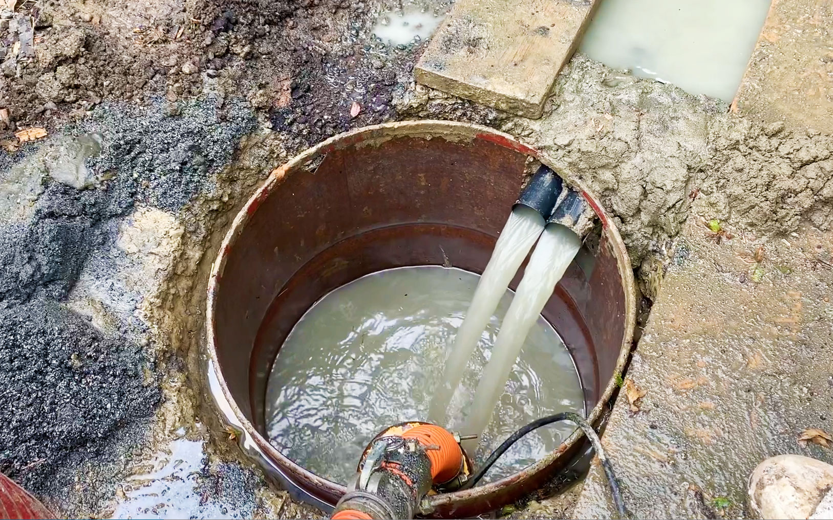 エアーハンマー工法で、湧水量を確認！
